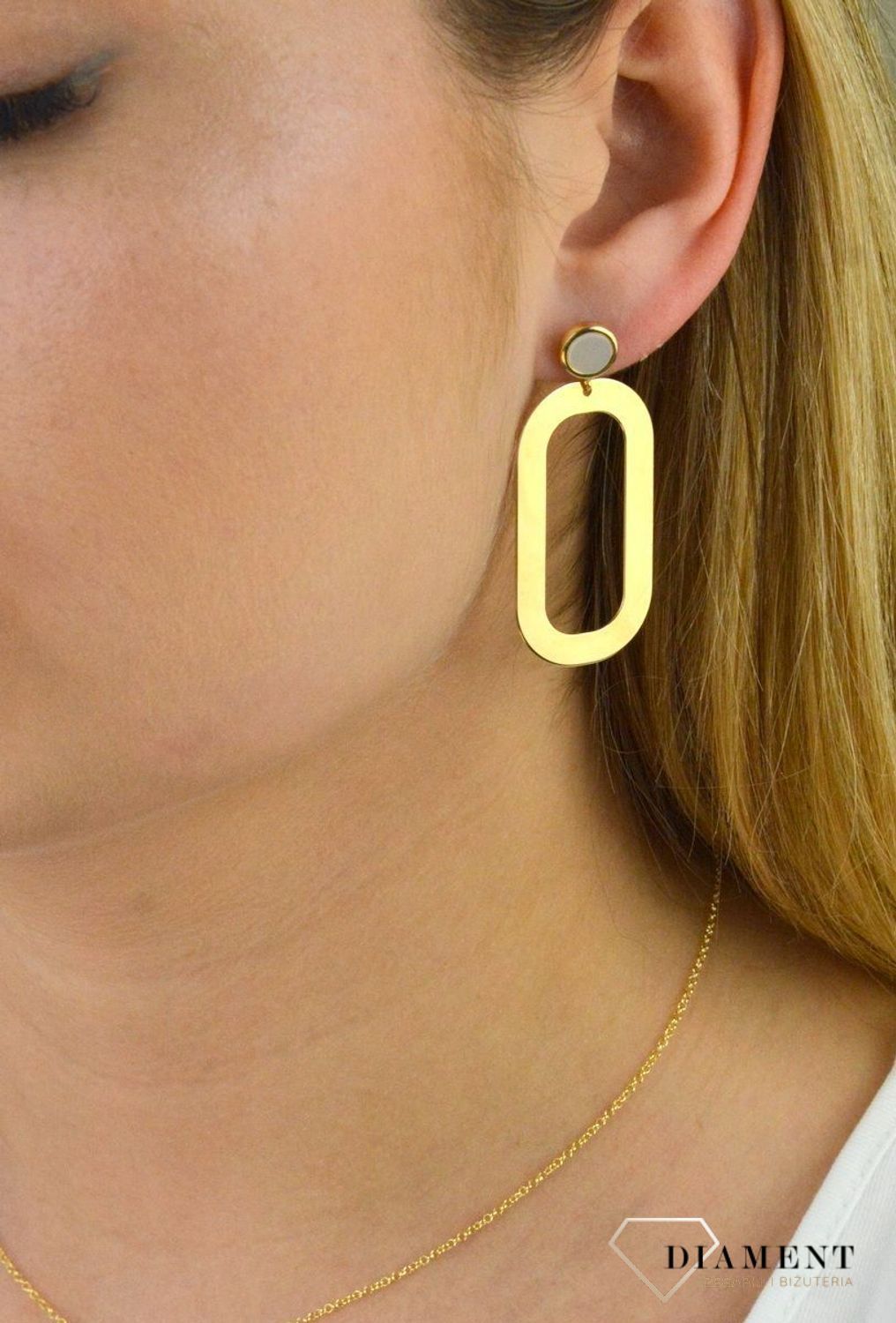 Kolczyki srebrne pozłacane z masą perłową owal DZK386 MPB Z.  Kolczyki srebrne pozłacane. Kolczyki srebrne wiszące. Kolczyki pozłacane owalne. Kolczyki srebrne z masą perłową..jpg